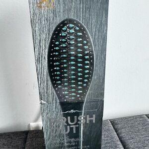 Black Hair Straightening Brush